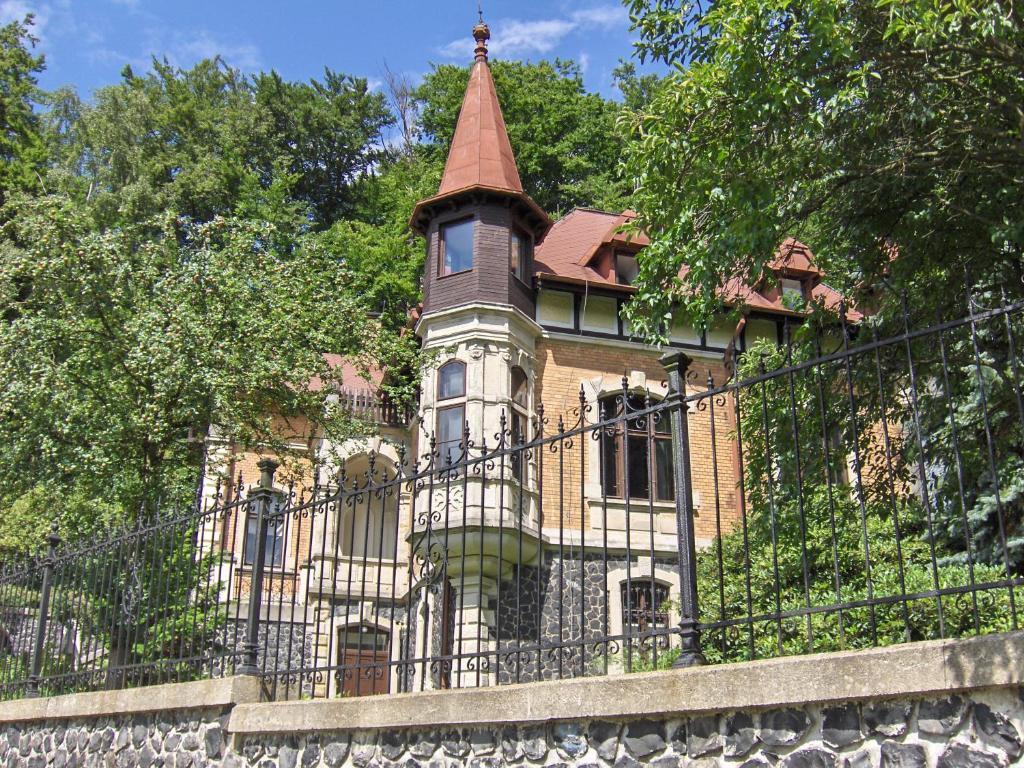 Romantic Chateau Красна-Липа Экстерьер фото